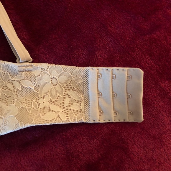 Victoria’s Secret bra 34DD like new - Picture 2 of 3